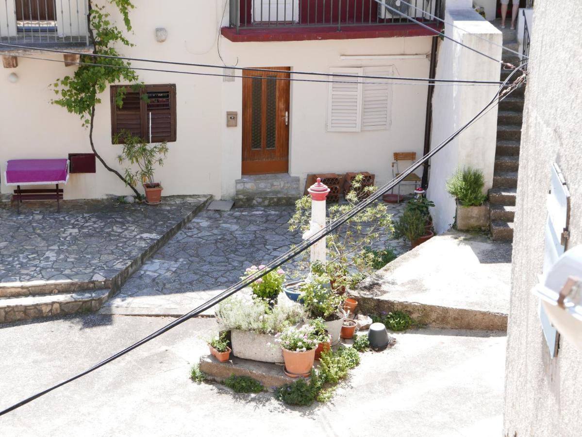 Potocina 21 Apartment Vrbnik Ngoại thất bức ảnh